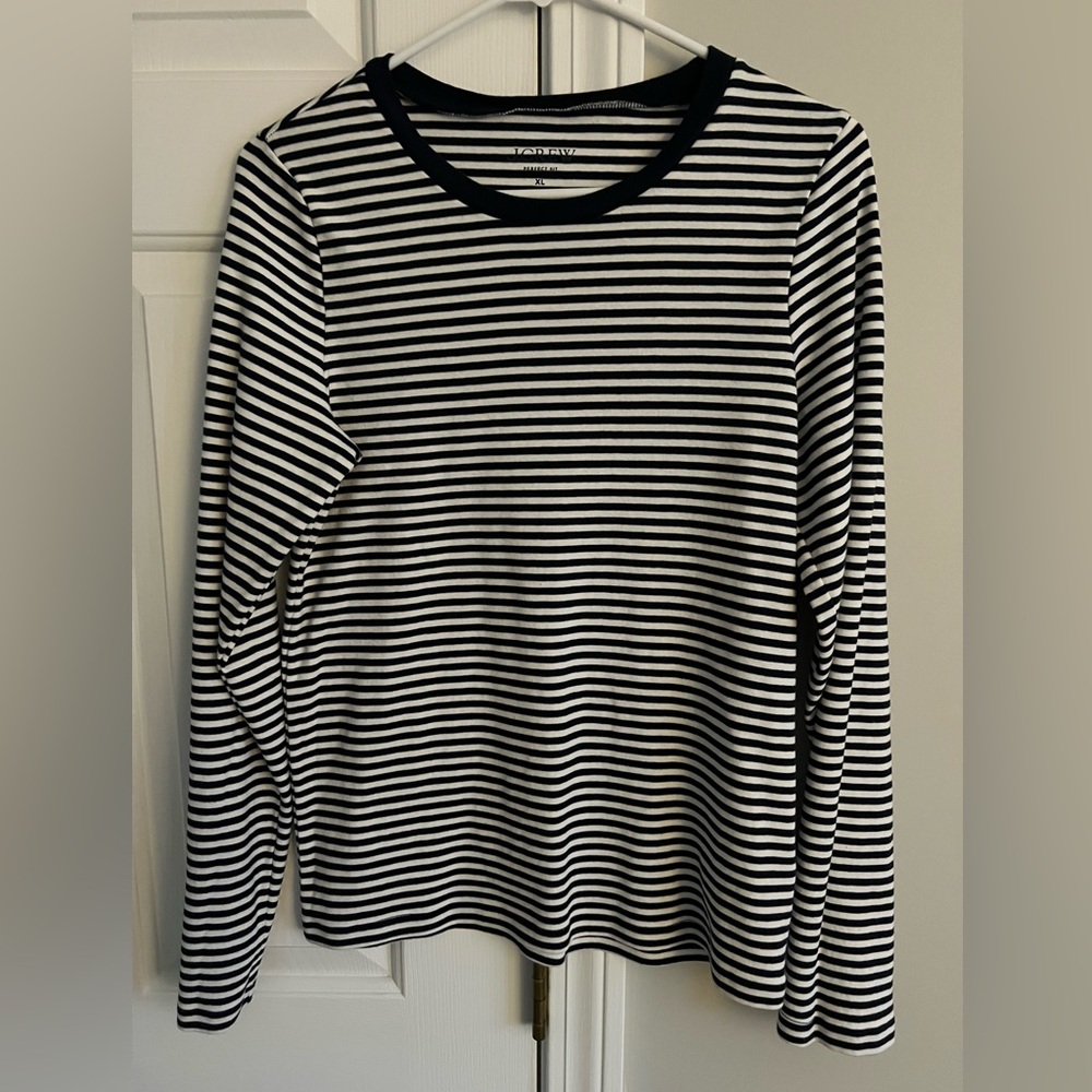 J.Crew Women’s Perfect-Fit Long-Sleeve Crewneck T-shirt (Size XL)